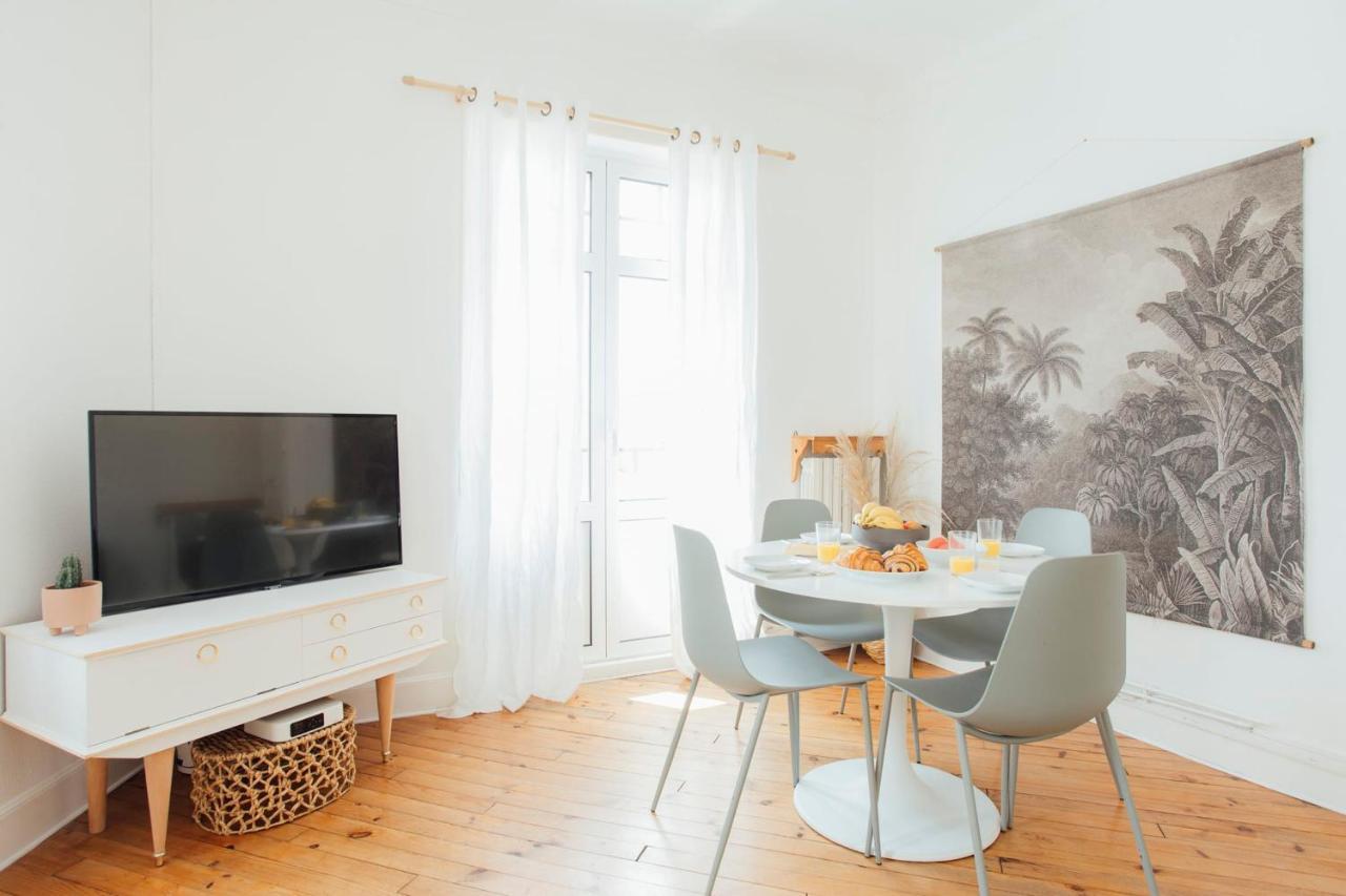 Coachella Vintage Chic In The Heart Of St Charles Biarritz Apartment Exterior photo